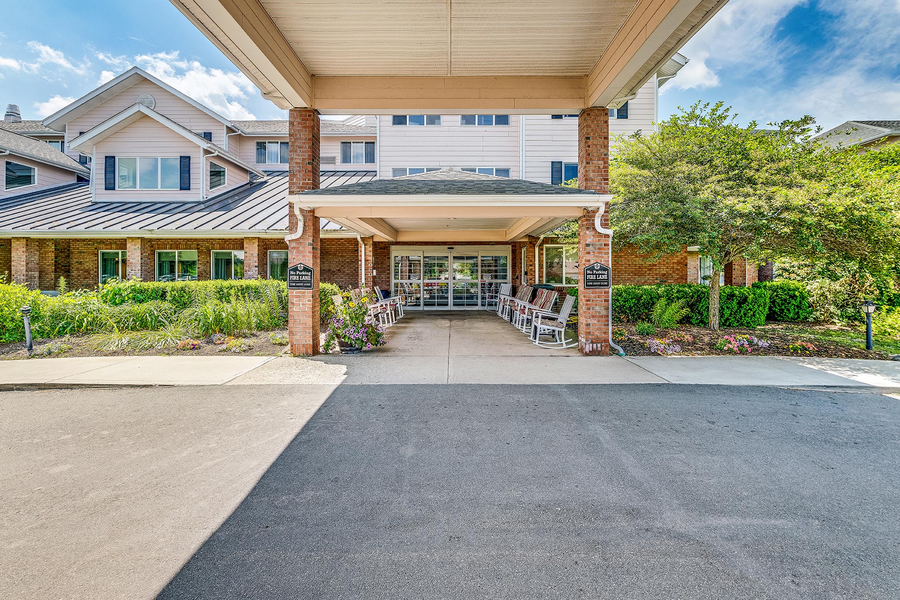 Bangor Entrance Chairs 1