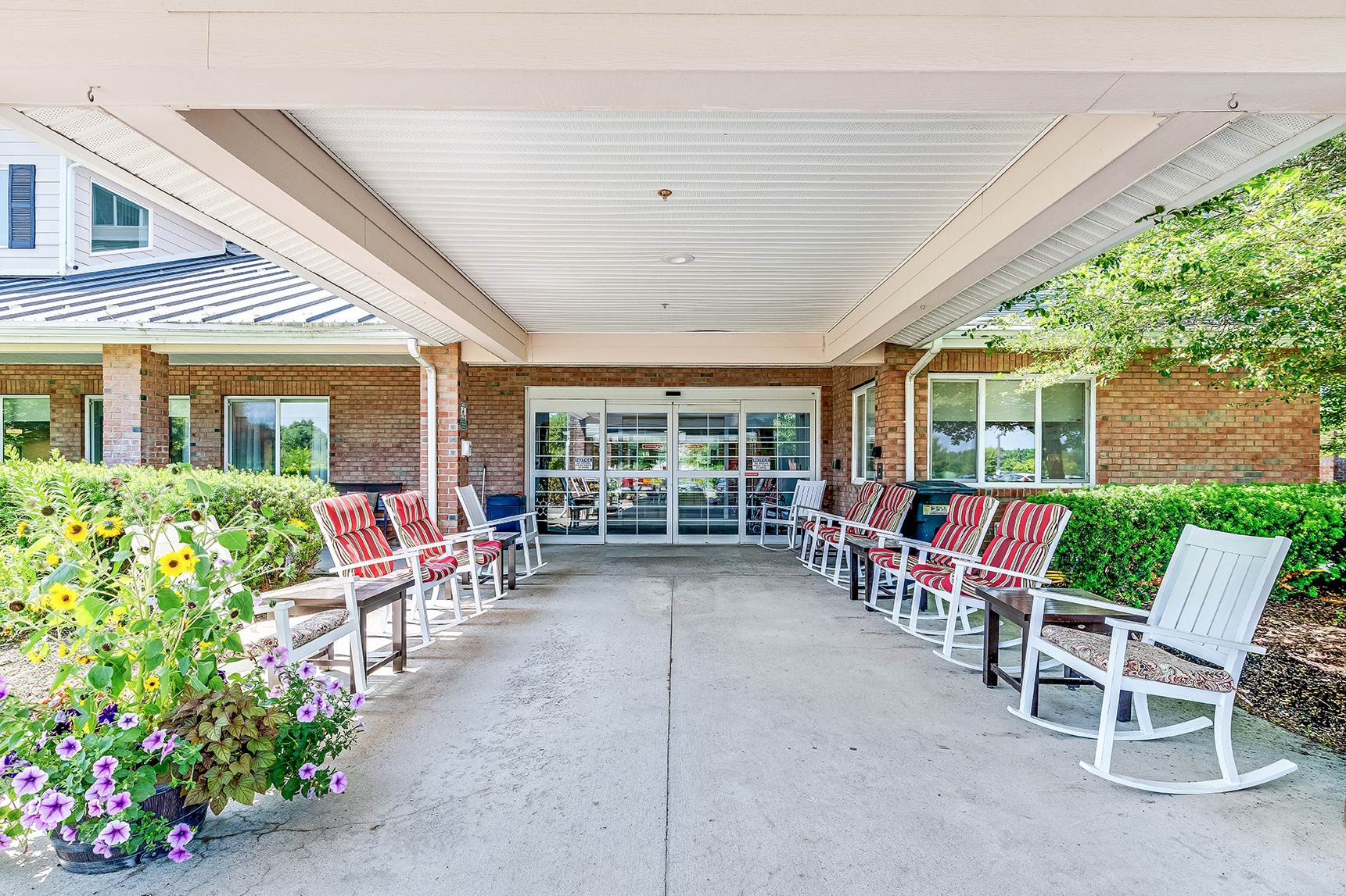 Bangor Entrance Rocking Chairs